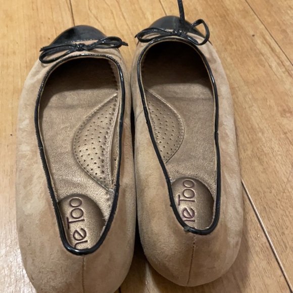 Tan and black cap toe ballet flats - Picture 5 of 5